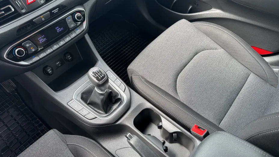 HYUNDAI i30 i30 1.5 DPI Smart