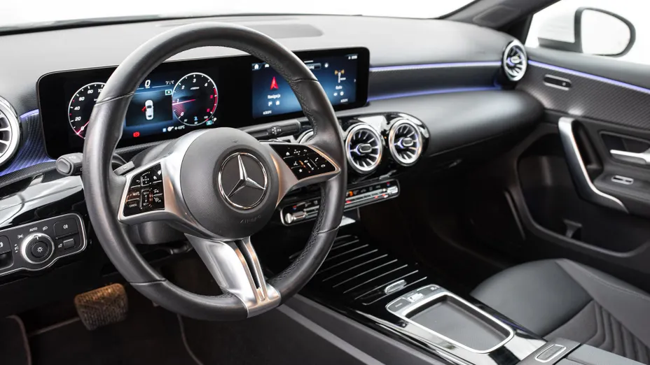 MERCEDES-BENZ A Klasa A 200 d Progressive 8G-DCT