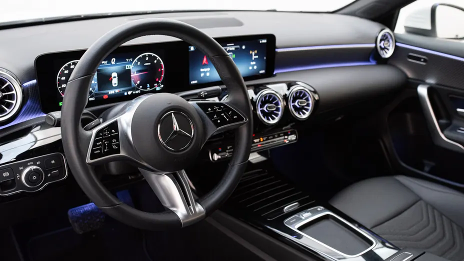 MERCEDES-BENZ A Klasa A 200 d Progressive 8G-DCT