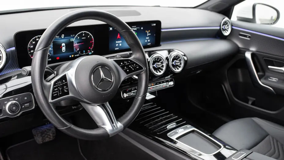 MERCEDES-BENZ A Klasa A 200 d Progressive 8G-DCT