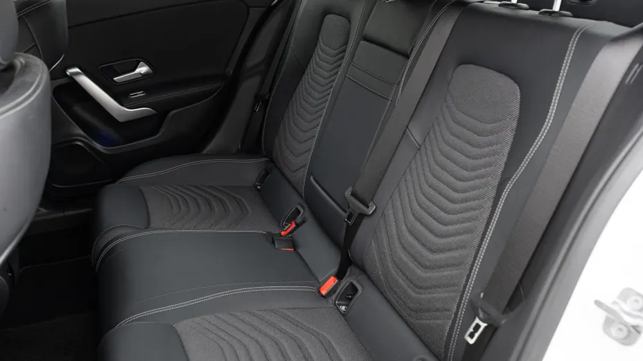MERCEDES-BENZ A Klasa A 200 d Progressive 8G-DCT