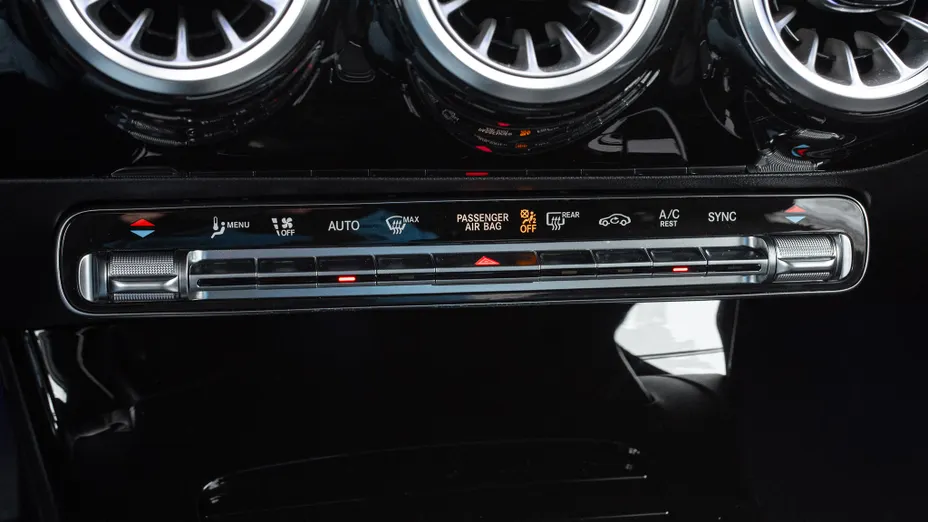 MERCEDES-BENZ A Klasa A 200 d Progressive 8G-DCT