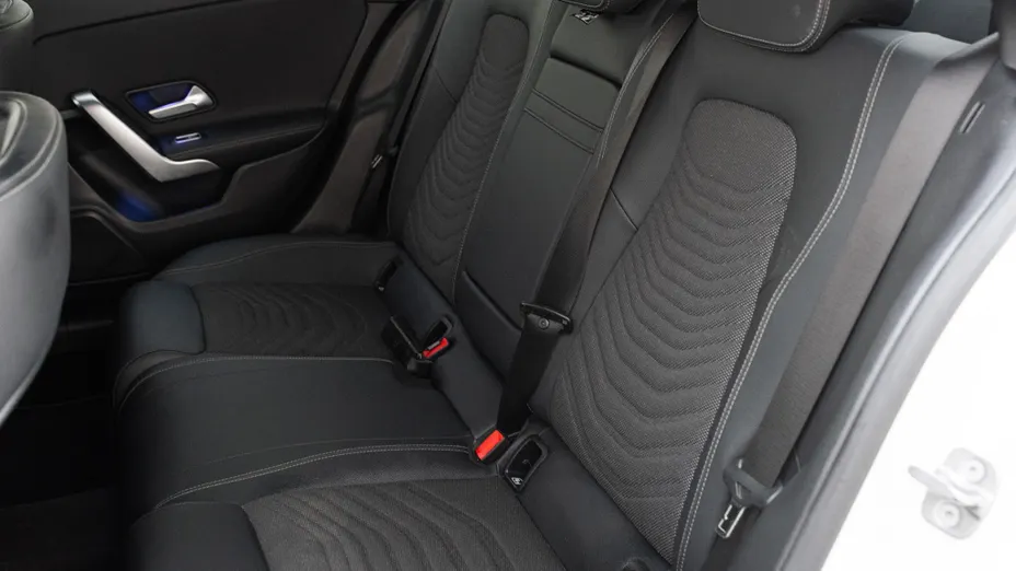 MERCEDES-BENZ A Klasa A 200 d Progressive 8G-DCT