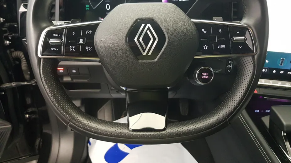 RENAULT Austral Austral 1.3 TCe mHEV Iconic aut