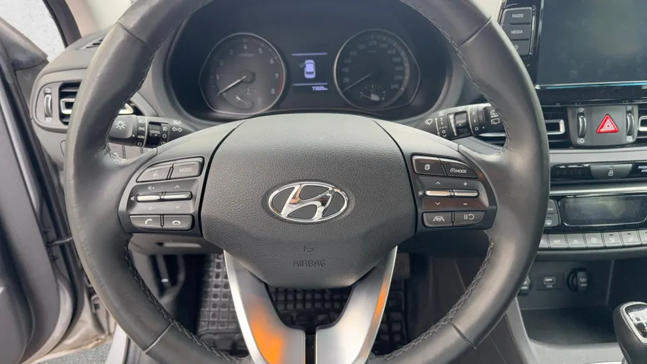 HYUNDAI i30 i30 1.5 DPI Smart