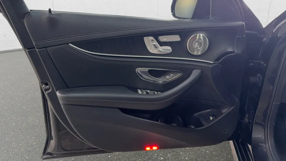 MERCEDES-BENZ E Klasa E 220 d 4-Matic AMG