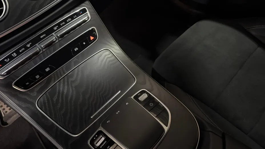 MERCEDES-BENZ E Klasa E 220 d 4-Matic AMG