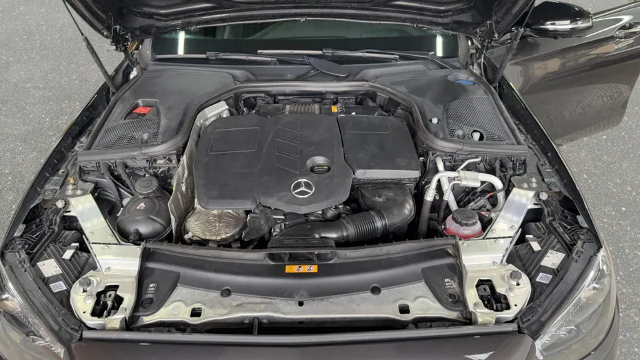 MERCEDES-BENZ E Klasa E 220 d 4-Matic AMG