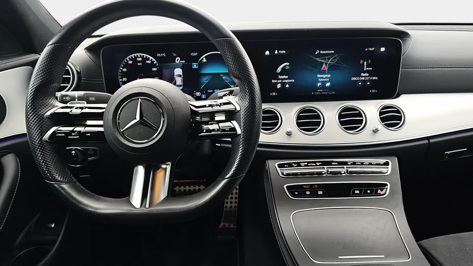 MERCEDES-BENZ E Klasa E 220 d 4-Matic AMG