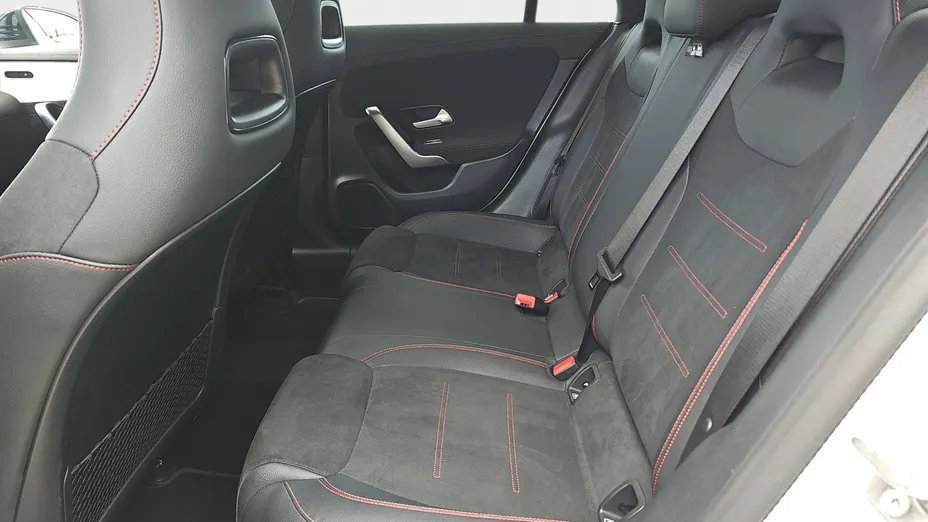 MERCEDES-BENZ CLA CLA 200 AMG Line 7G-DCT