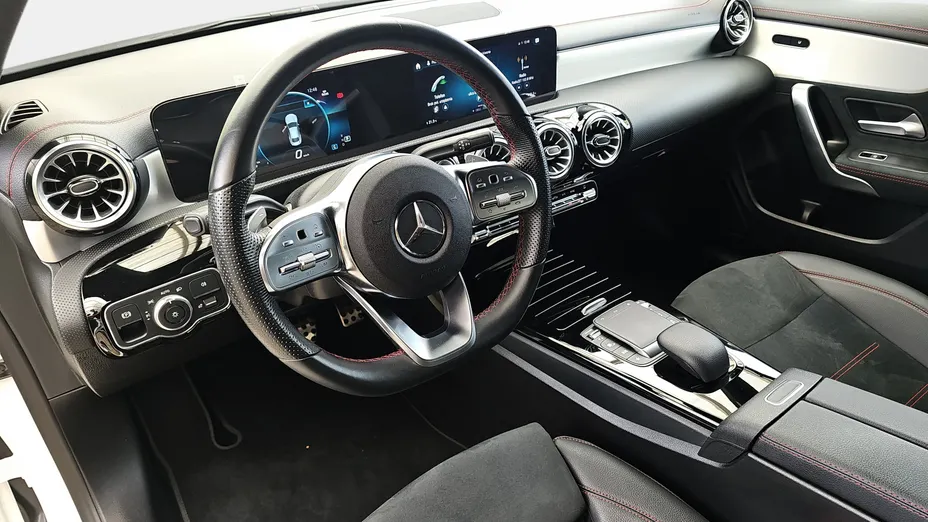 MERCEDES-BENZ CLA CLA 200 AMG Line 7G-DCT