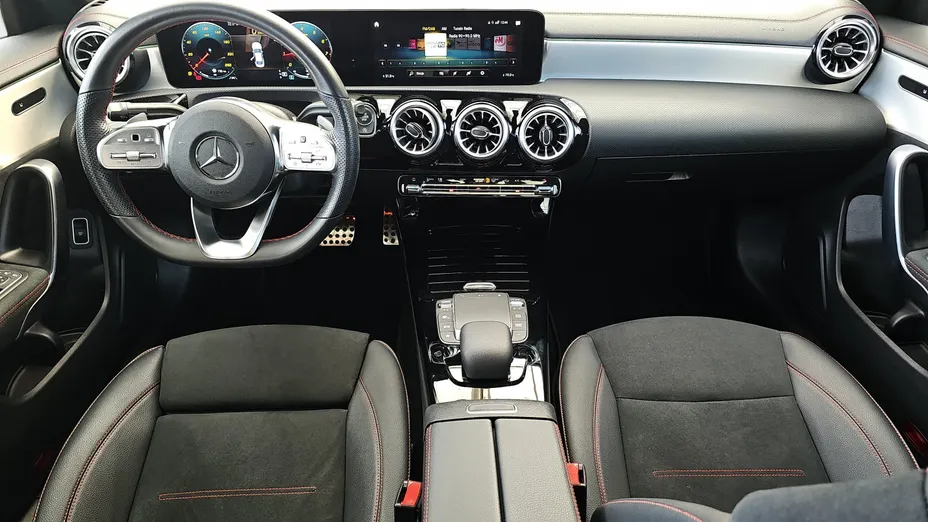 MERCEDES-BENZ CLA CLA 200 AMG Line 7G-DCT
