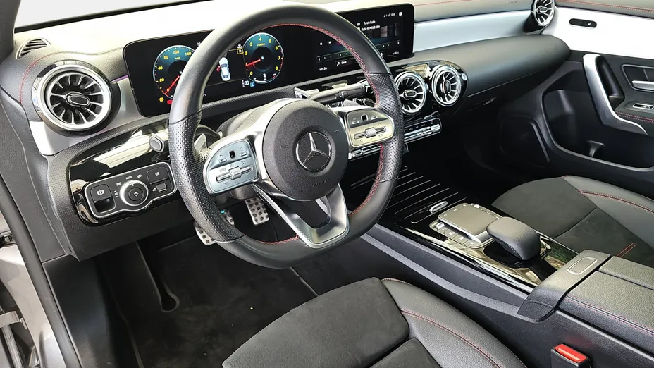 MERCEDES-BENZ CLA CLA 200 AMG Line 7G-DCT