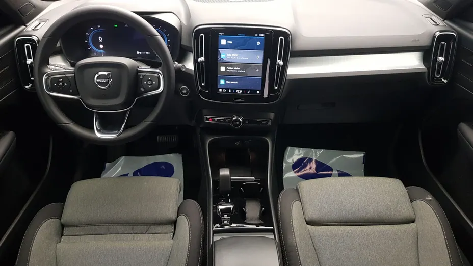 VOLVO XC40 XC40 B3 Plus Dark aut