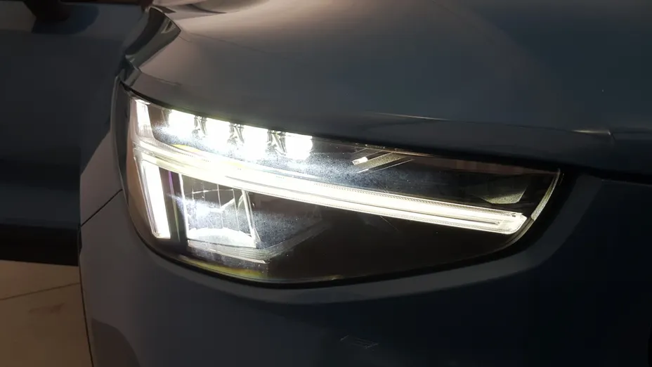 VOLVO XC40 XC40 B3 Plus Dark aut