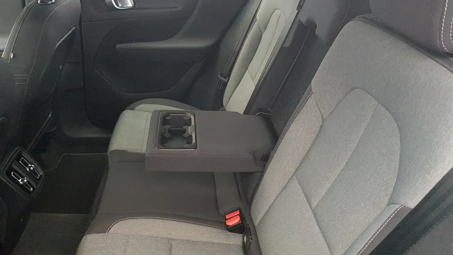 VOLVO XC40 XC40 B3 Plus Dark aut