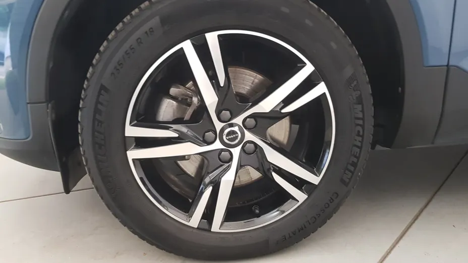 VOLVO XC40 XC40 B3 Plus Dark aut