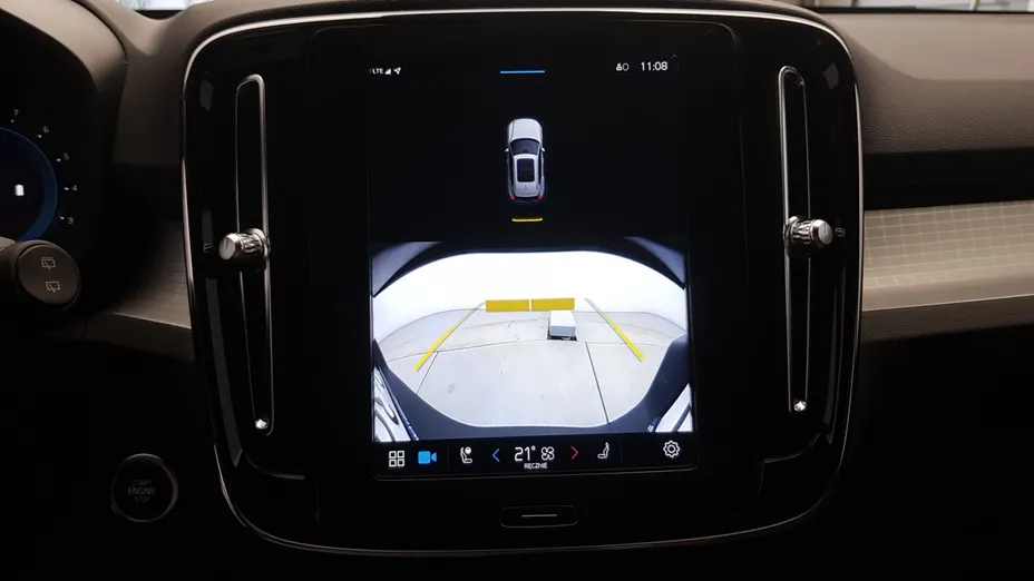 VOLVO XC40 XC40 B3 Plus Dark aut