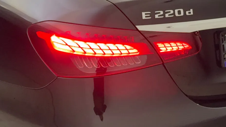 MERCEDES-BENZ E Klasa E 220 d 4-Matic AMG