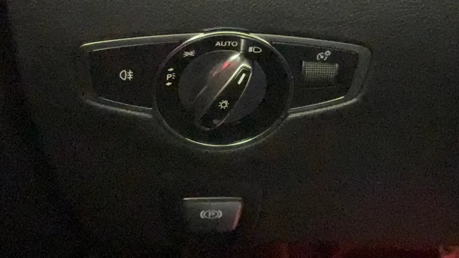 MERCEDES-BENZ E Klasa E 220 d 4-Matic AMG