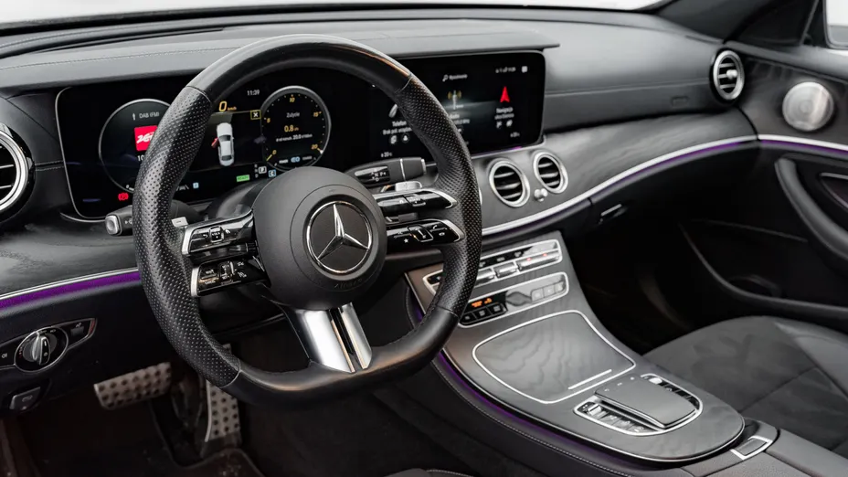 MERCEDES-BENZ E Klasa E 220 d 4-Matic AMG