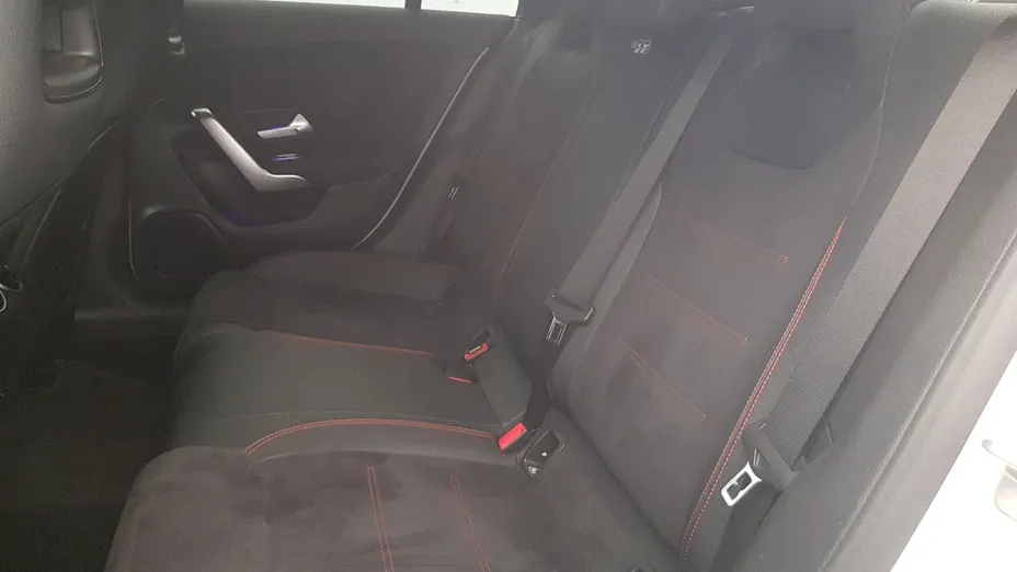 MERCEDES-BENZ CLA CLA 200 AMG Line 7G-DCT