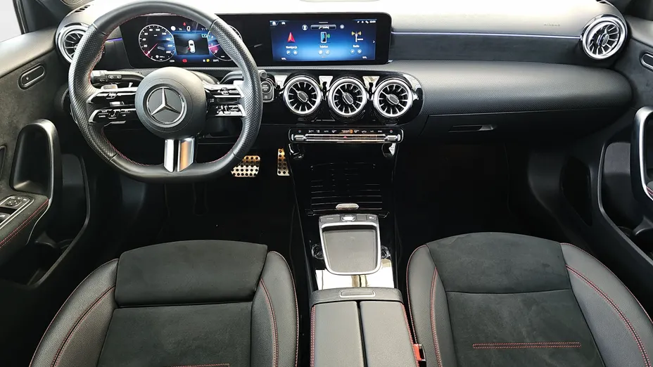 MERCEDES-BENZ A Klasa A 220 4-Matic AMG Line 8G-DCT