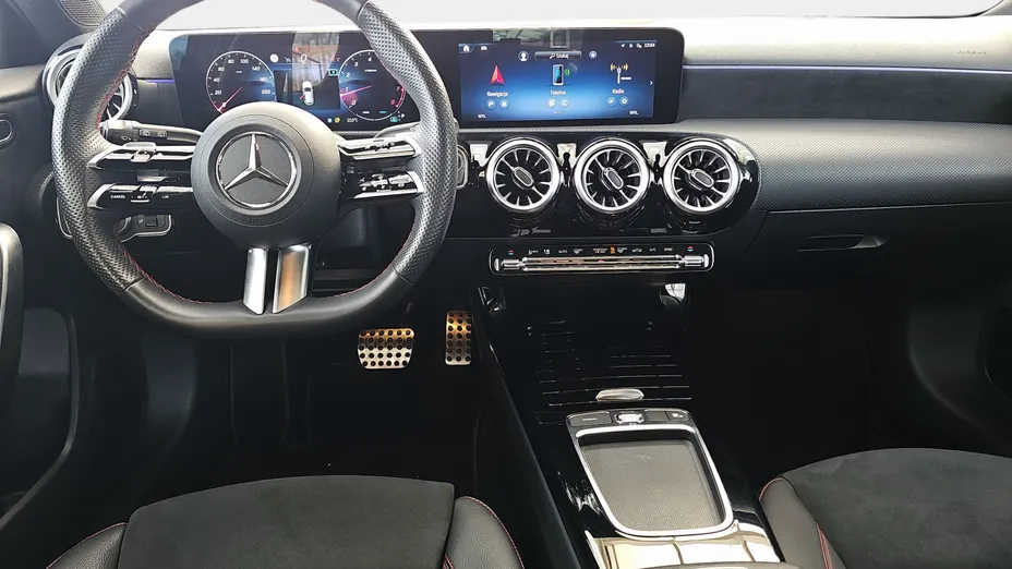 MERCEDES-BENZ A Klasa A 220 4-Matic AMG Line 8G-DCT