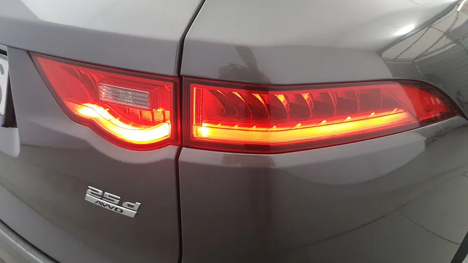 JAGUAR F-Pace F-Pace 2.0 i4D AWD Portfolio aut