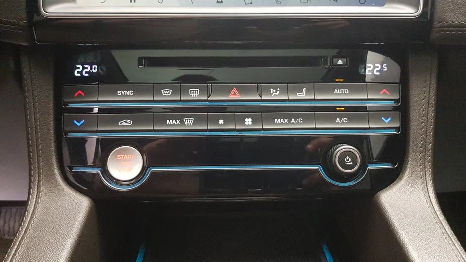 JAGUAR F-Pace F-Pace 2.0 i4D AWD Portfolio aut