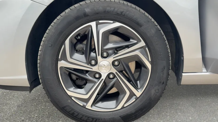 HYUNDAI i30 i30 1.5 DPI Smart