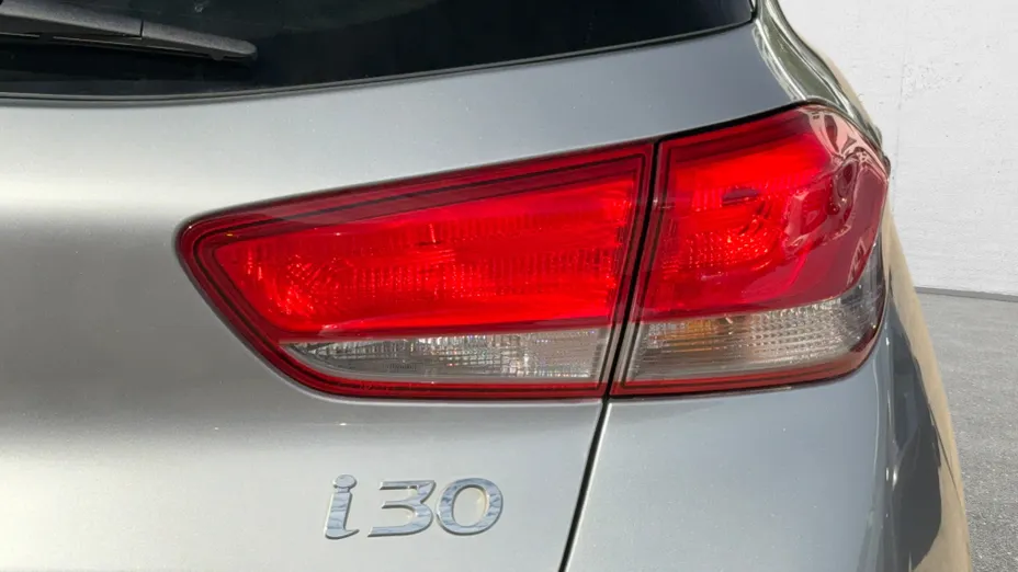 HYUNDAI i30 i30 1.5 DPI Smart