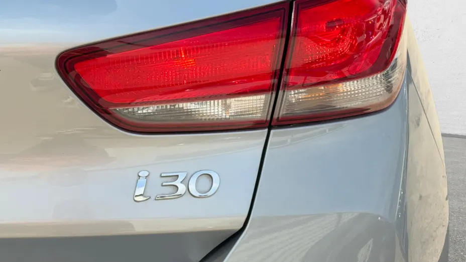 HYUNDAI i30 i30 1.5 DPI Smart