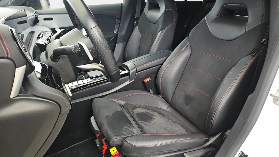 MERCEDES-BENZ CLA CLA 200 AMG Line 7G-DCT