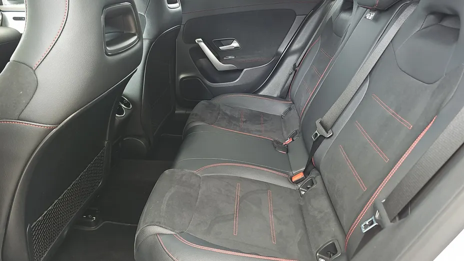 MERCEDES-BENZ CLA CLA 200 AMG Line 7G-DCT