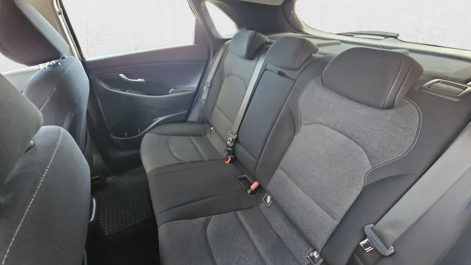 HYUNDAI i30 i30 1.5 DPI Smart