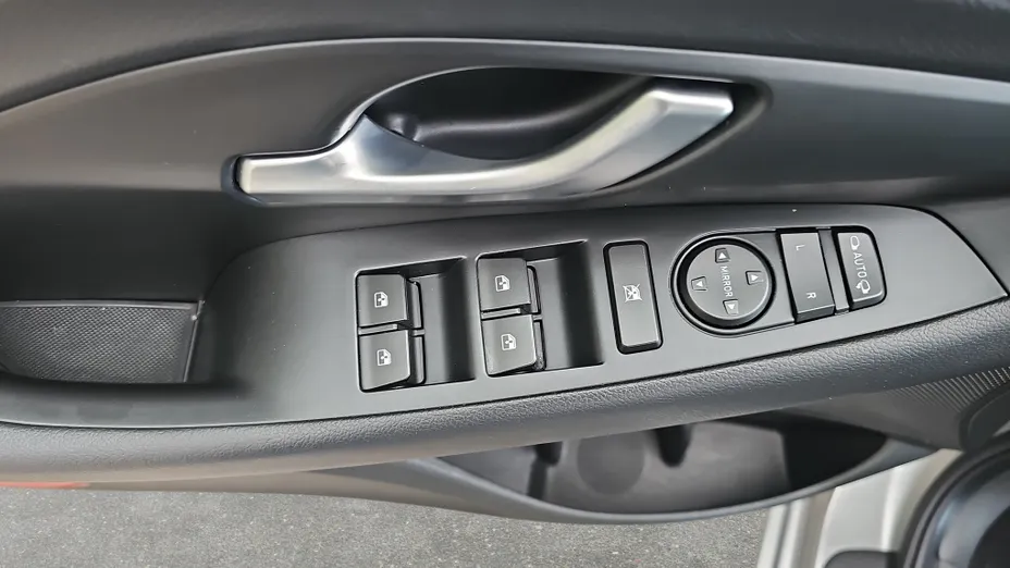 HYUNDAI i30 i30 1.5 DPI Smart