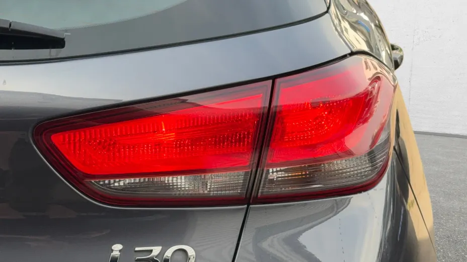 HYUNDAI i30 i30 1.4 Classic +