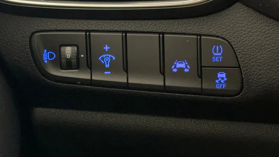 HYUNDAI i30 i30 1.4 Classic +