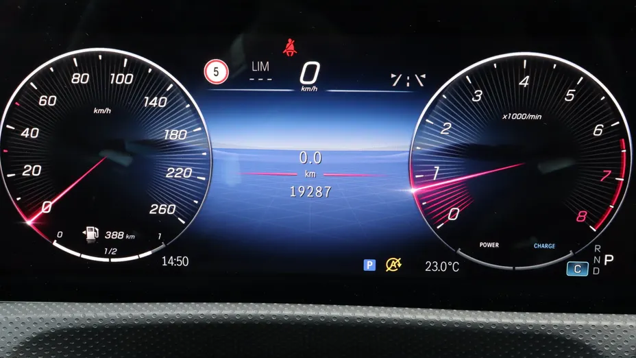 MERCEDES-BENZ A Klasa A 200 AMG Line 7G-DCT