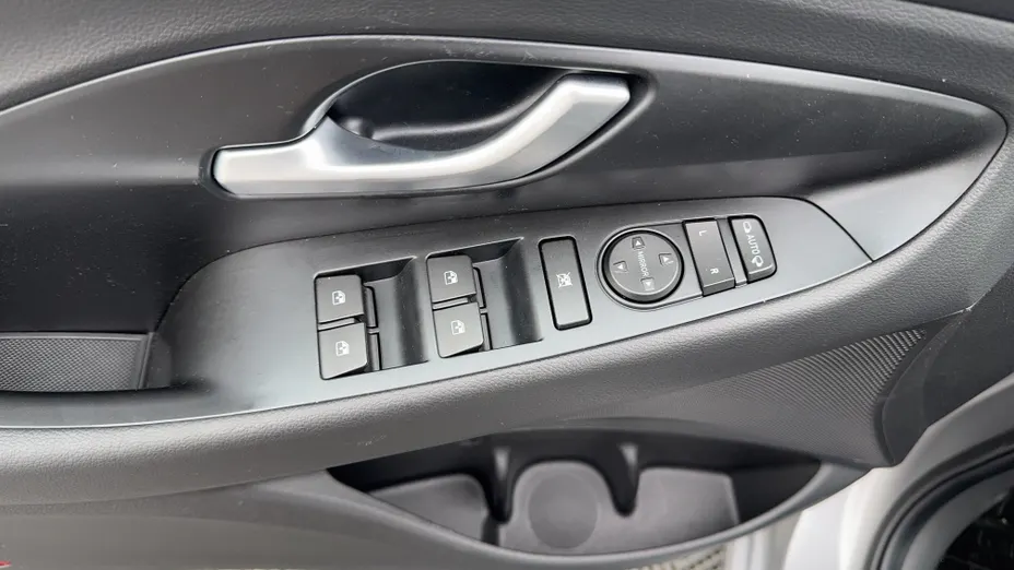 HYUNDAI i30 i30 1.5 DPI Smart