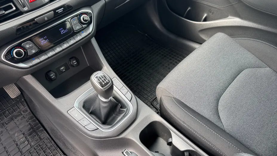 HYUNDAI i30 i30 1.5 DPI Smart