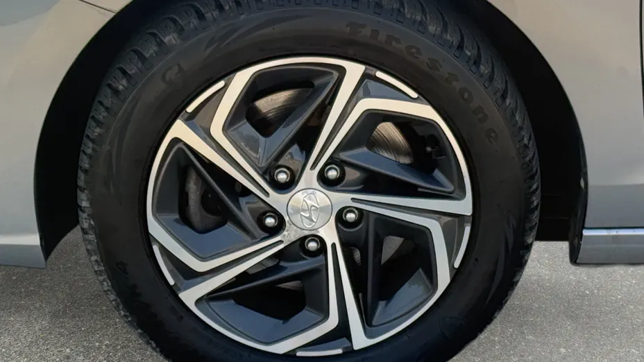 HYUNDAI i30 i30 1.5 DPI Smart