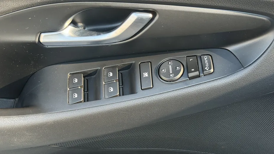 HYUNDAI i30 i30 1.5 DPI Smart