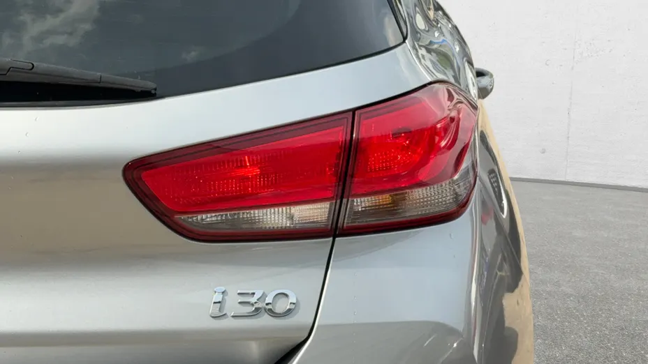 HYUNDAI i30 i30 1.5 DPI Smart