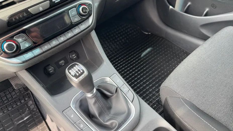 HYUNDAI i30 i30 1.5 DPI Smart