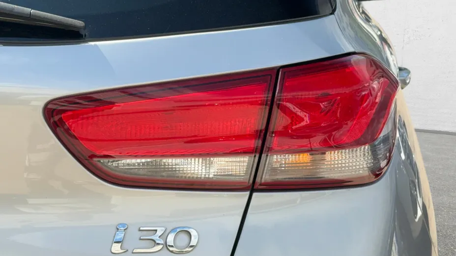 HYUNDAI i30 i30 1.5 DPI Smart