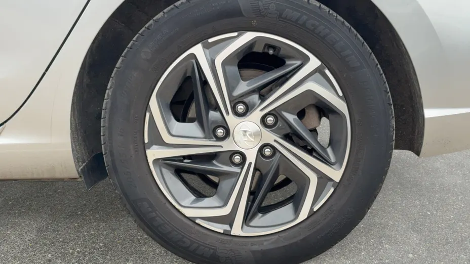 HYUNDAI i30 i30 1.5 DPI Smart