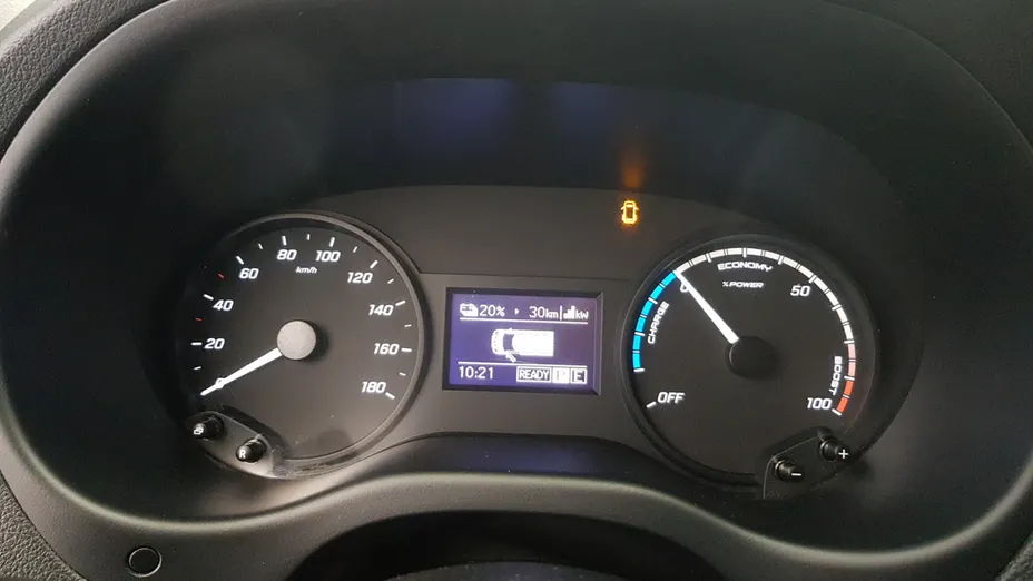 MERCEDES-BENZ Vito eVito 111 L2 447.603