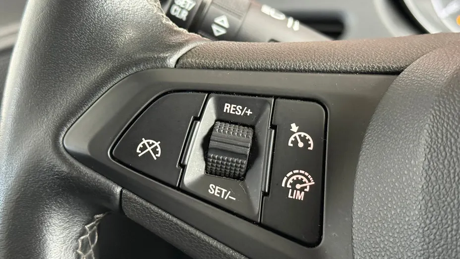 OPEL Corsa Corsa 1.4 Enjoy